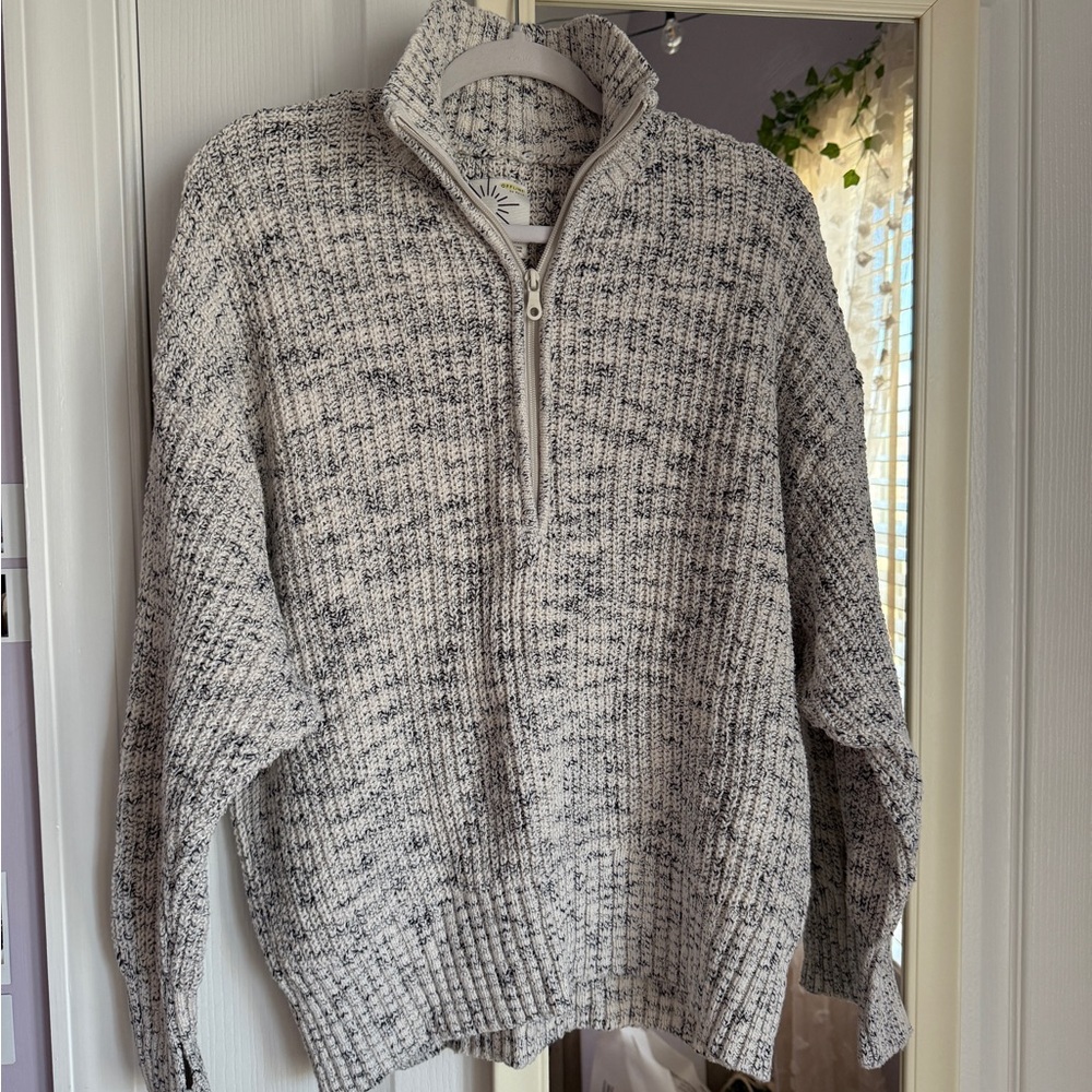 Aerie Gray Zip Up Sweater with Ribbed Knit Texture